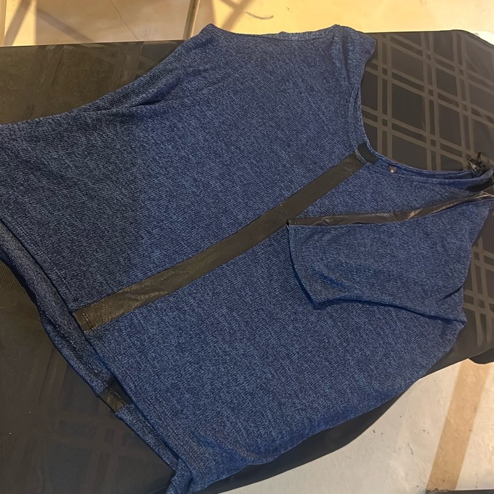 Women’s knit top